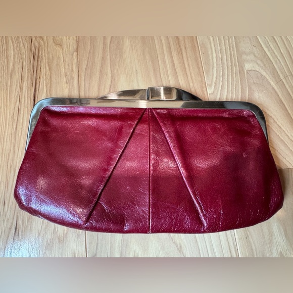 Elegant Red Leather Clutch - Picture 2 of 4